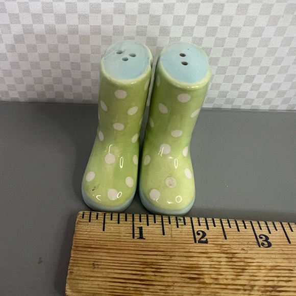 Rain boot Salt and Pepper Shakers pier 1 Spring Kitchen Green‎ Polka Dot - Picture 7 of 7